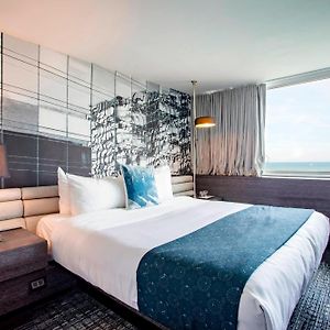 King Room Lake View Roll Shower Mobility or Hearing Accessible